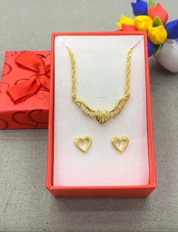 18K Gold Plated Necklace and Earring Set